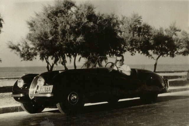 Robert Trad at the wheel of a Jaguar XK 120